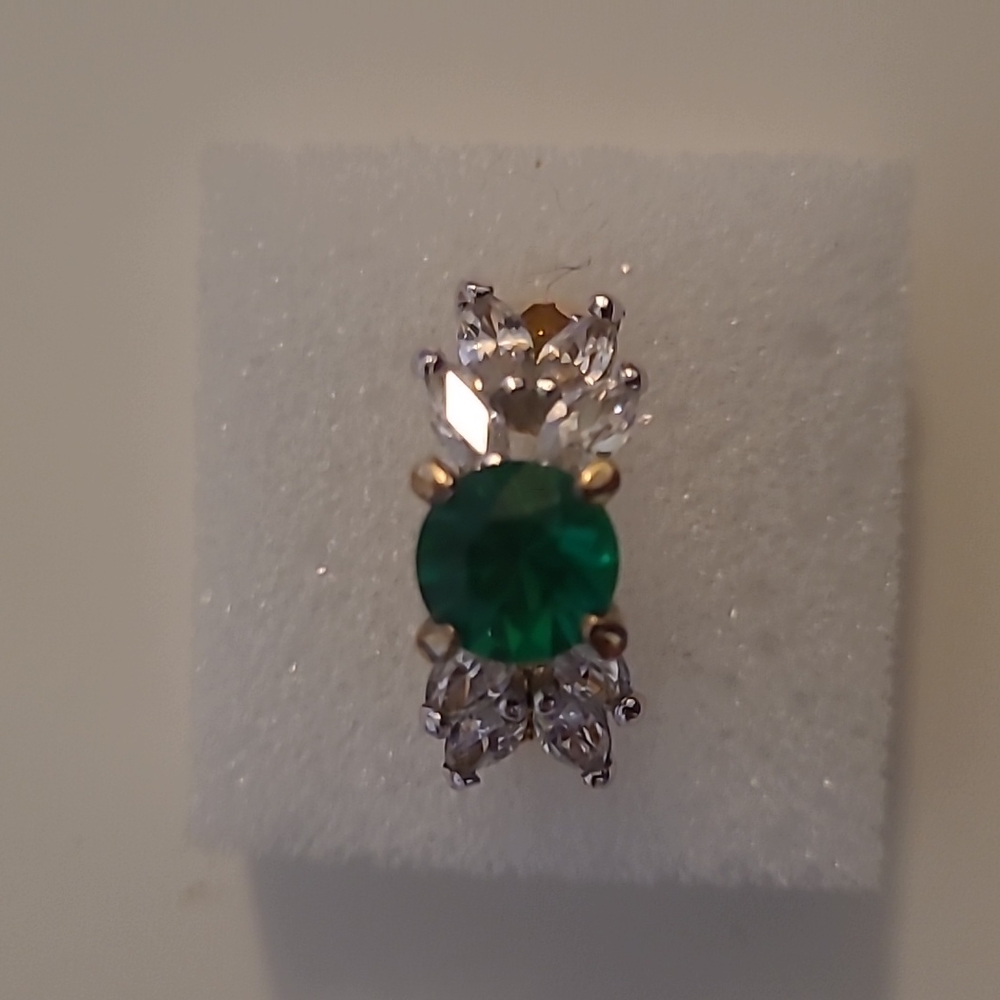 Simulated Emerald Ring - image 6
